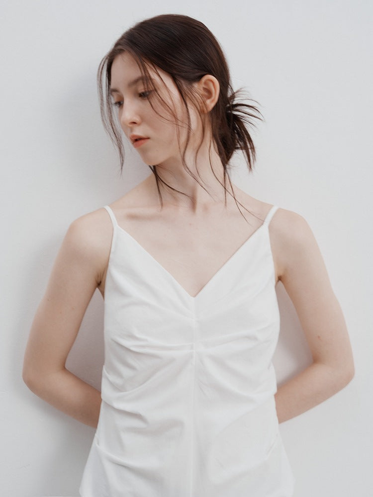 Vestido com alças plissadas na cintura