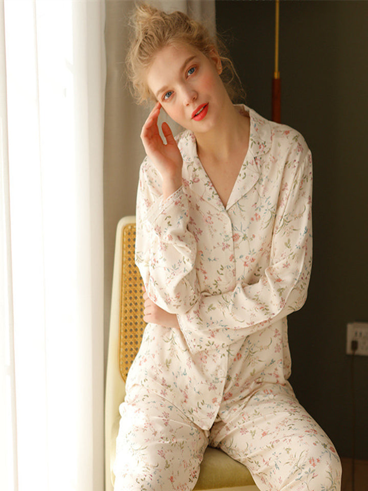Pilebladsblomstret pyjamassæt
