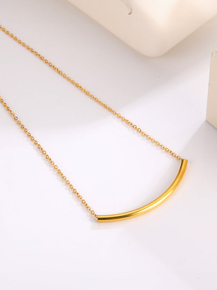 LUXE Curved Bar Necklace