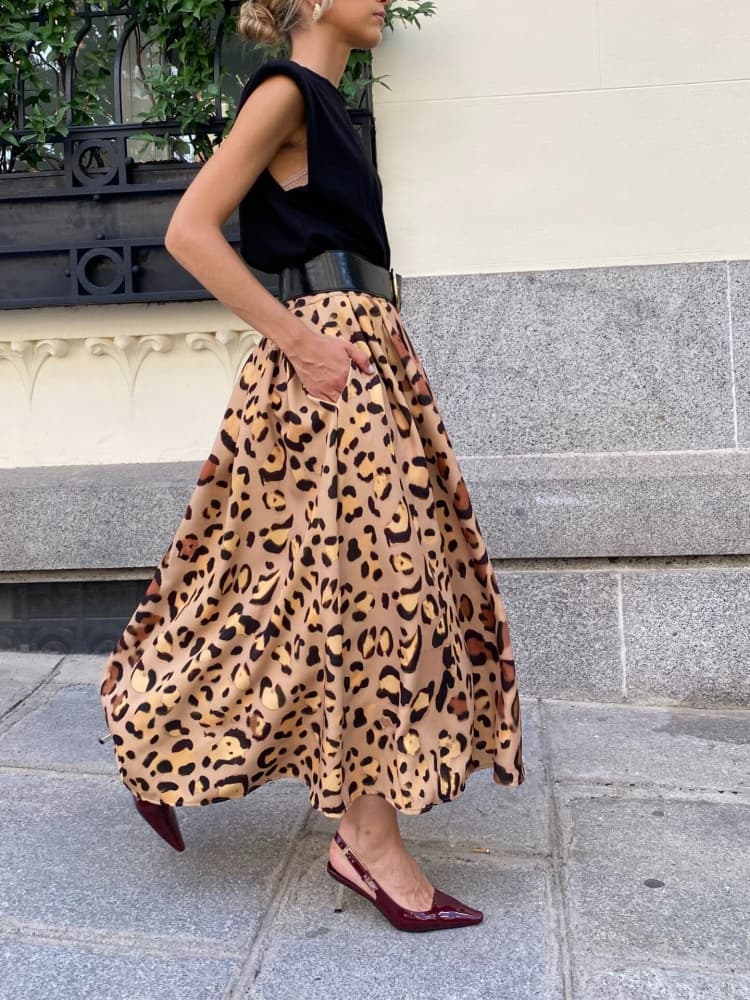 Falda midi con estampado de leopardo