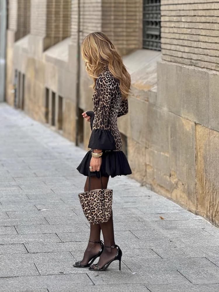 Vestido de Manga Sino com Estampa de Leopardo