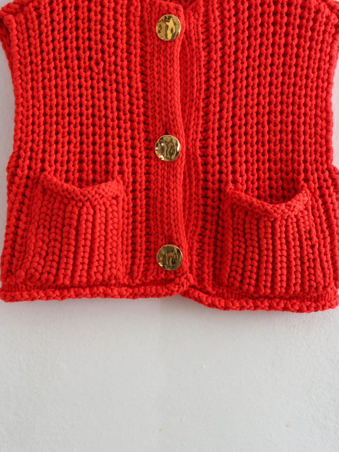 Store knapper ensfarvet strik vest cardigan