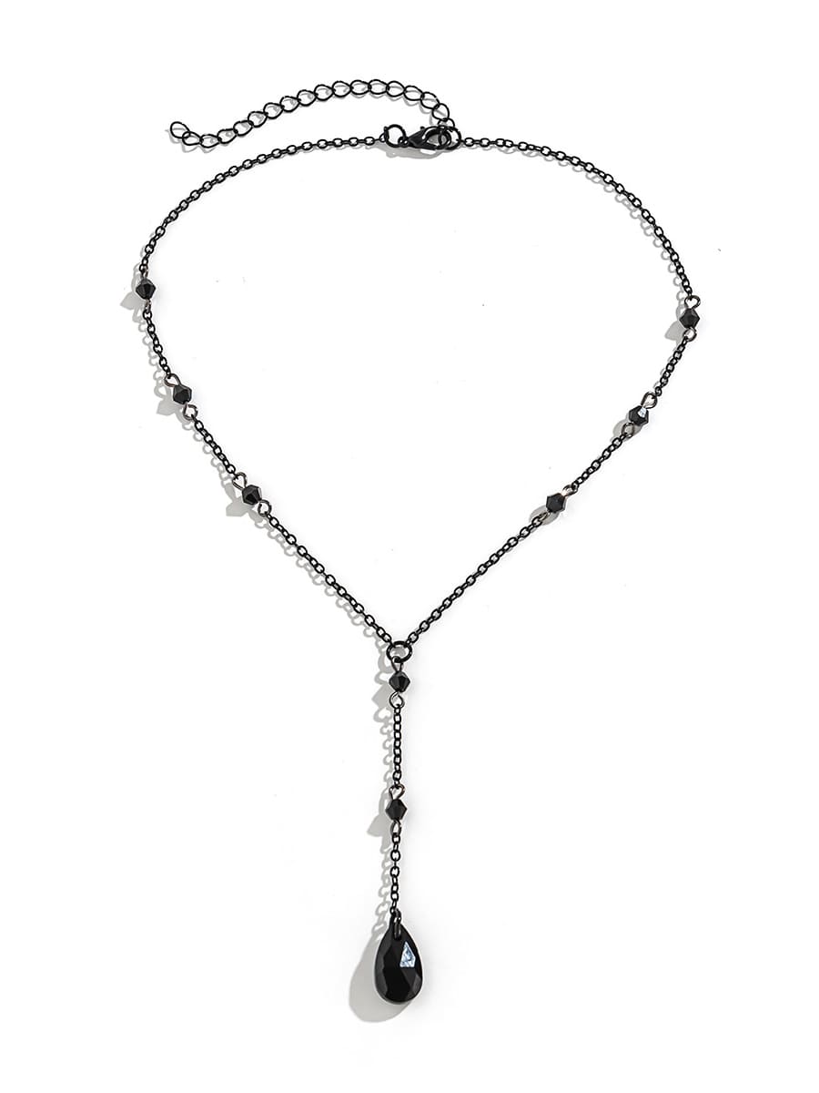 Gotycki naszyjnik z czarnego kryształu w kształcie łezki w klatce piersiowej