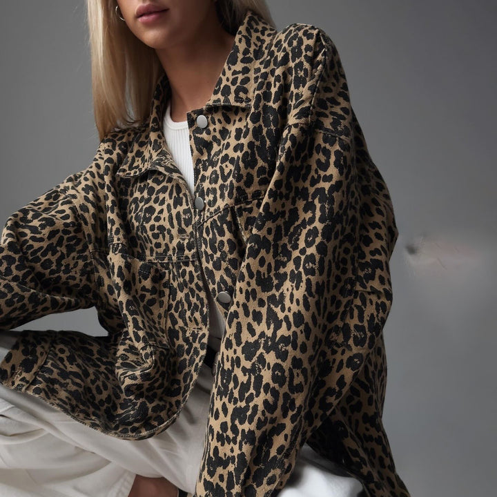 Chaqueta vaquera vintage con estampado de leopardo y estilo casual