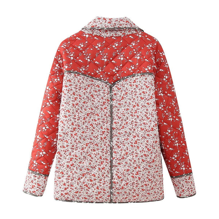 Chaqueta acolchada en contraste de color con estampado floral de estilo étnico