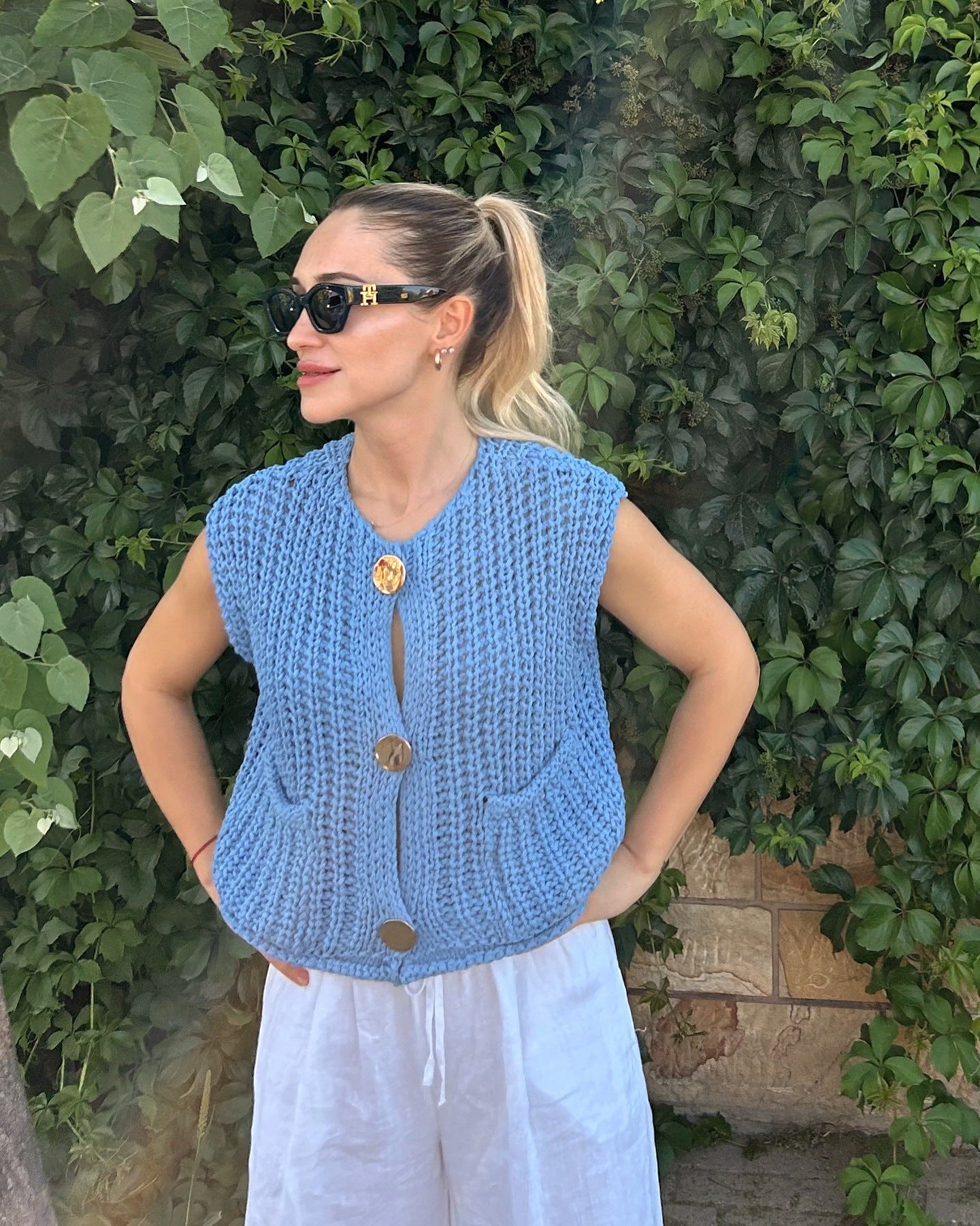 Store knapper ensfarvet strik vest cardigan