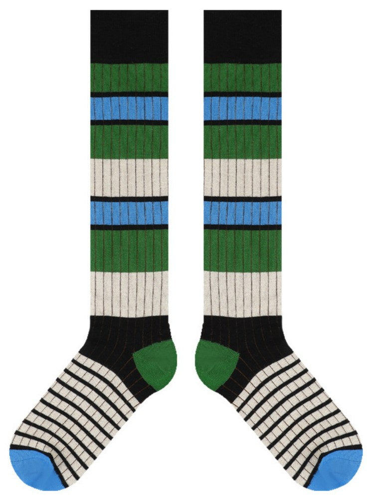 Knæhøje sokker med stribet mønster