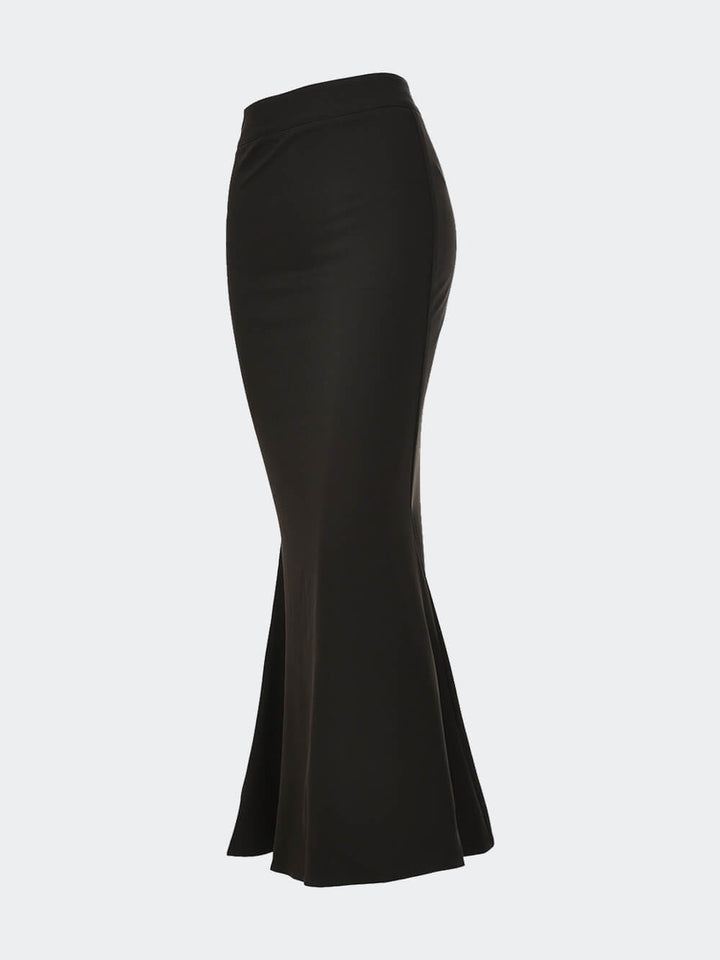 काली लंबी साटन उच्च कमर वाली फिशटेल स्कर्ट