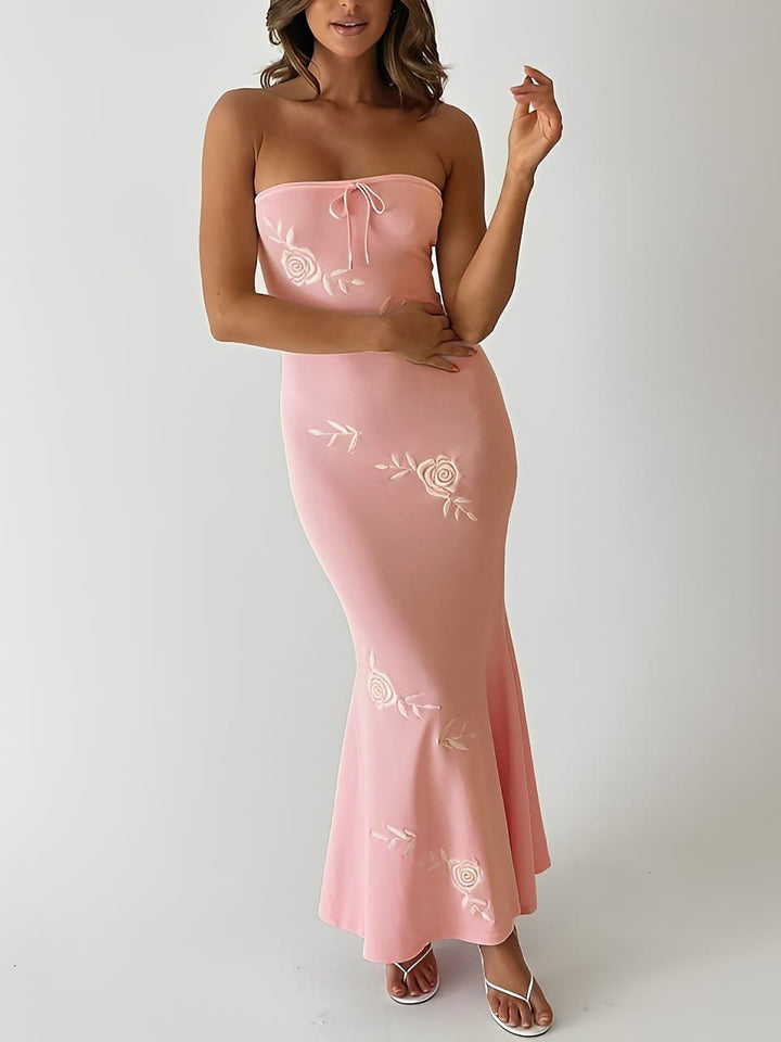 Sukienka maxi bez ramiączek z kwiatowym haftem