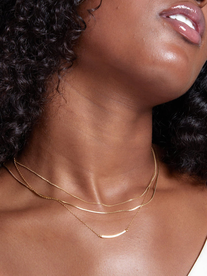 LUXE Curved Bar Necklace