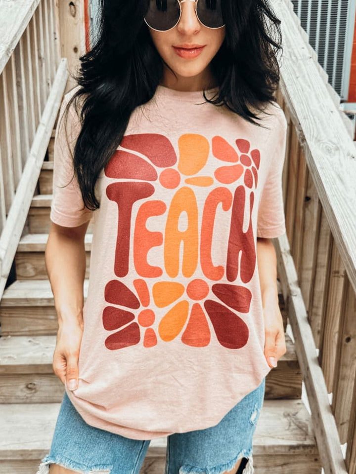 Teach - Eğlenceli Çiçek Yapraklı Grafikli Tişört