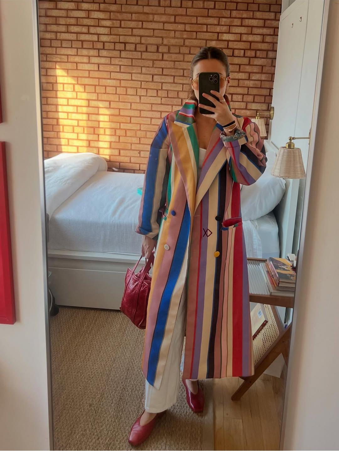 Manteau en toile de jute à rayures colorées