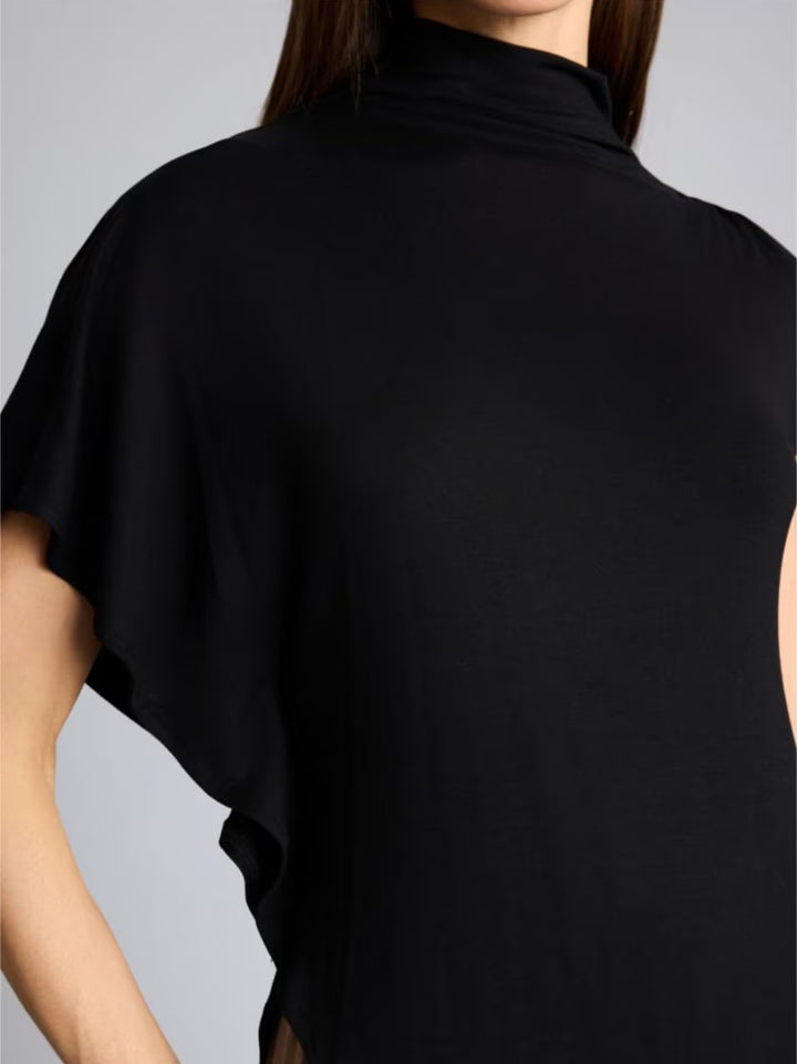 Top asimétrico drapeado de cuello alto