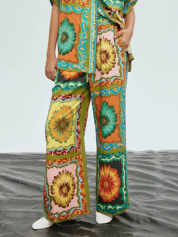 Wyjątkowy zestaw spodni z szerokimi nogawkami i nadrukiem słonecznika