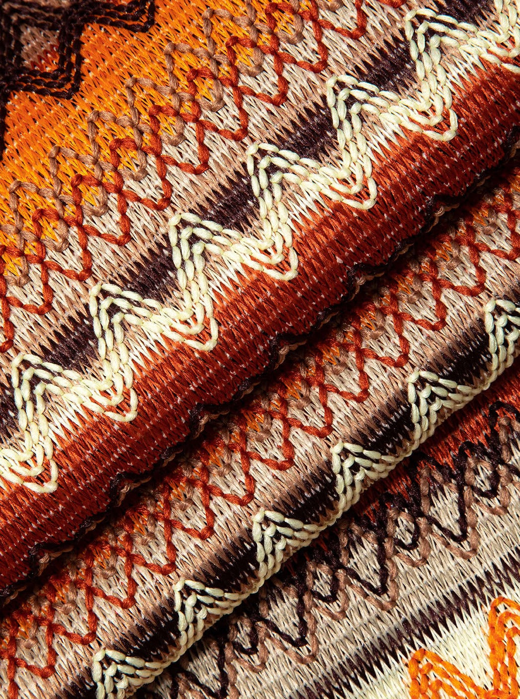 Frynser og fargerikt mønster Bohemian Halter Midi-kjole