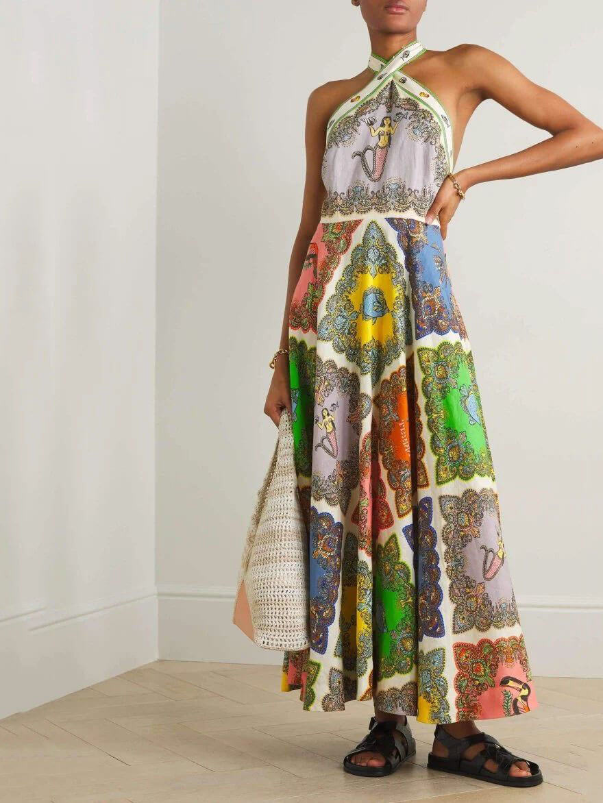 Satynowa sukienka maxi w kwiaty w stylu paisley