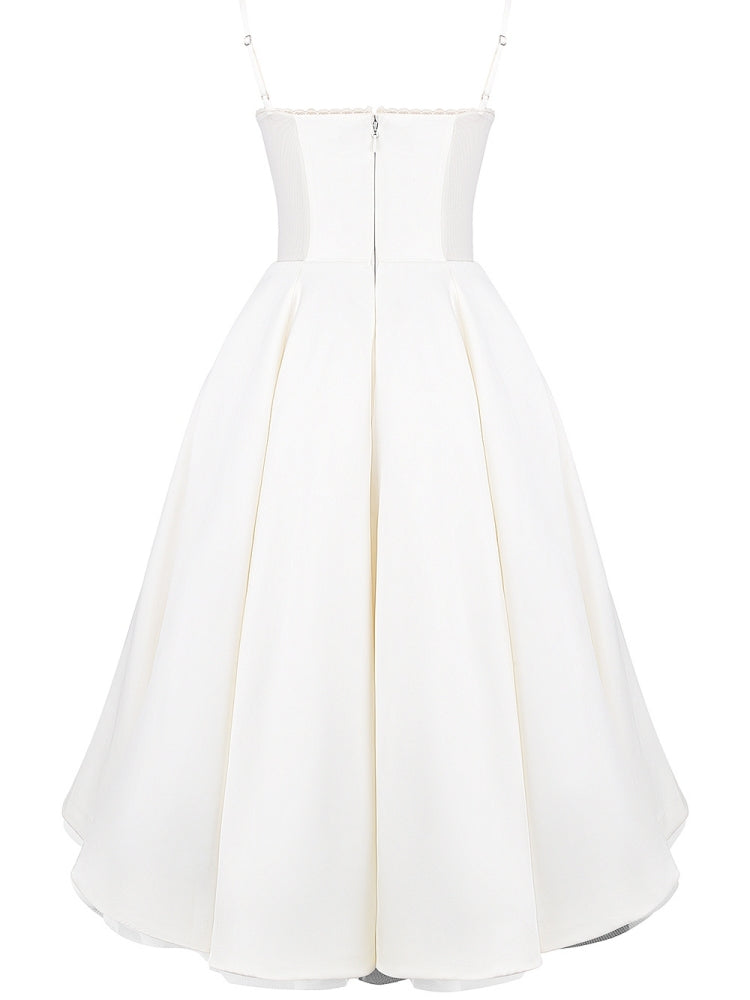सफ़ेद ट्यूल मिडी ड्रेस